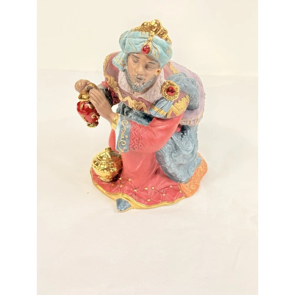 Costco Kirkland Nativity 75177 Replacement Piece Wise Man w Red Urn‎ Kneeling